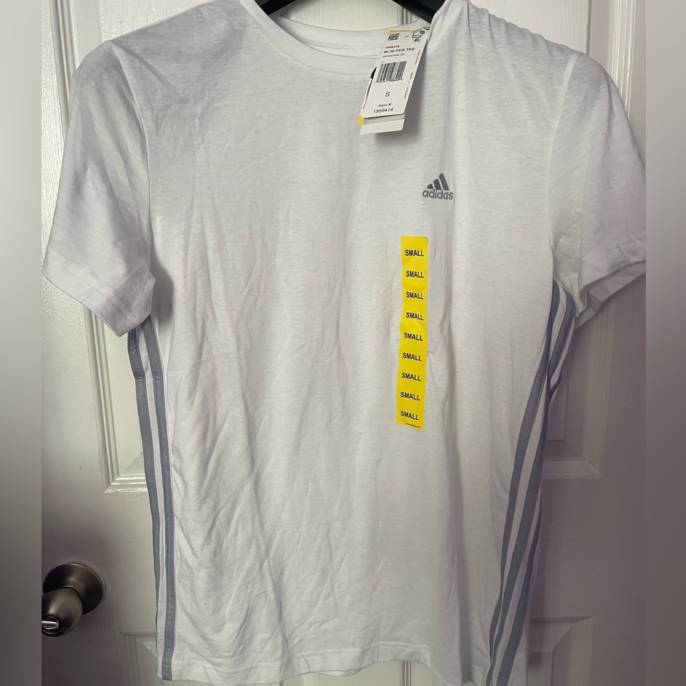 White tee shirt